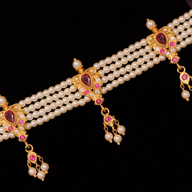 Regal Heart-Shaped Pearl Choker