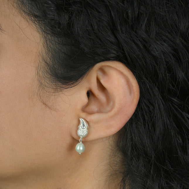 Ananas Moti  (92.5 Silver Stud Earrings)