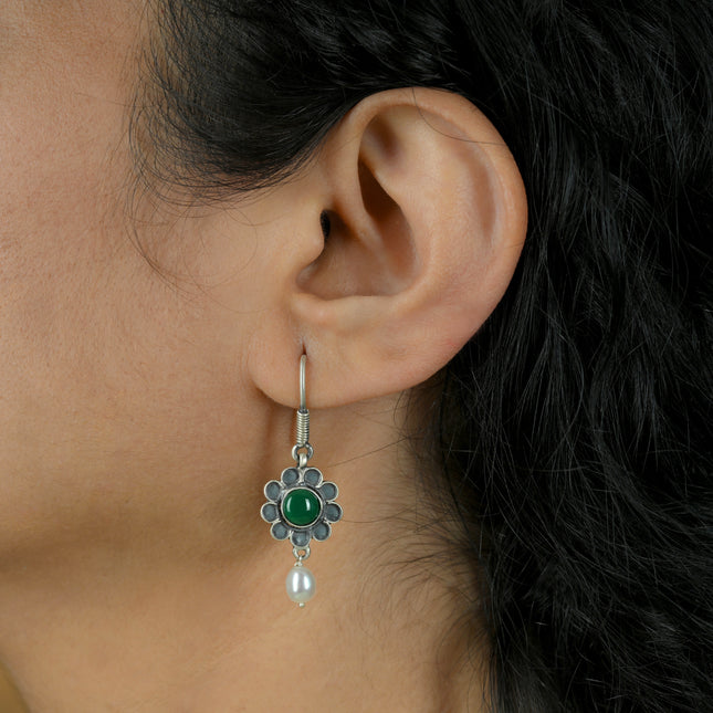 Green Onyx Daisy Pearl 92.5 Oxidised Silver Dangler Earrings