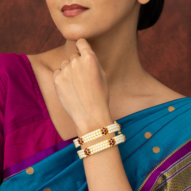 Three line red kudi bangles