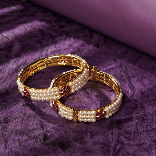 Three line red kudi bangles