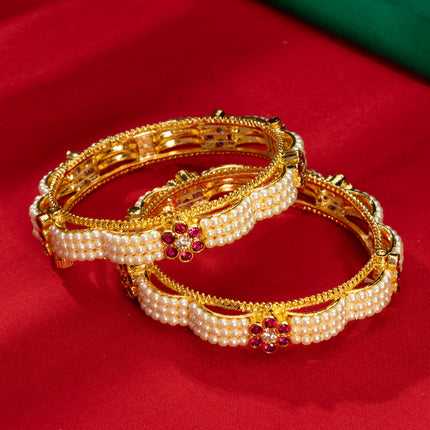 Three Line Red Curve Moti Bangles