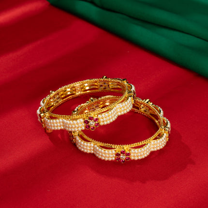 Three Line Red Curve Moti Bangles