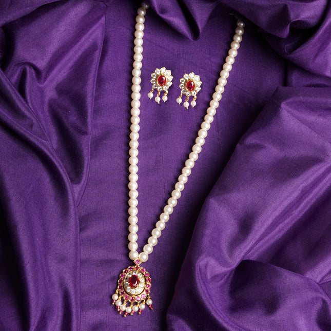 Classic Pearl Pendant Set