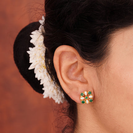 Handcrafted Embeald Moti Ear Tops