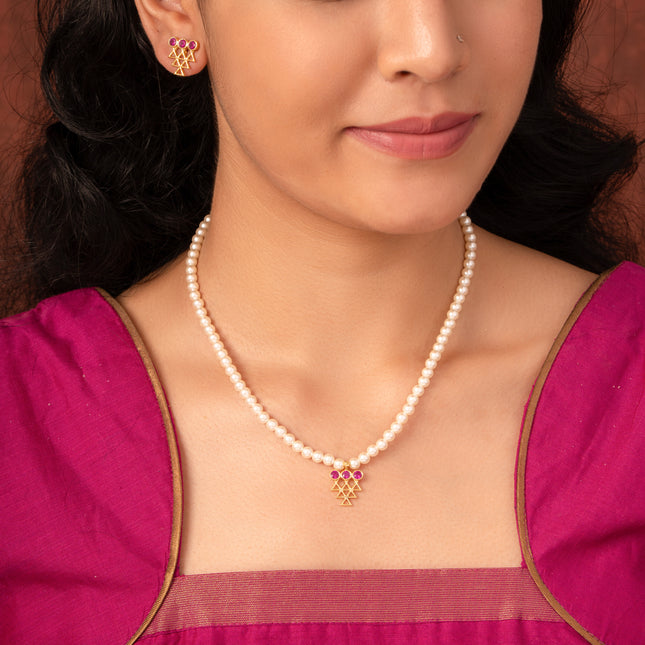 Golden Glint Necklace