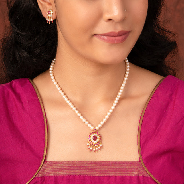 Classic Pearl Pendant Set