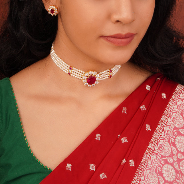 Pearl Elegance Gold-Plated Pendant Choker